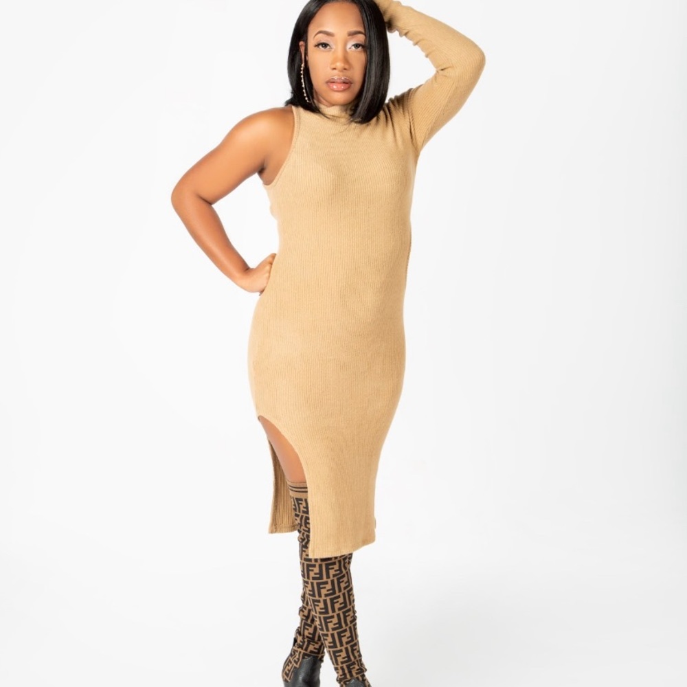 ONE SHOULDER OFF MIDI DRESS